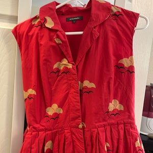 Emily and Fin large has pockets